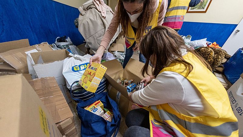 España a las 8 fin de semana - Laura, voluntaria: "Es una pena que no hayamos aprendido de otras catástrofes" - Escuchar ahora