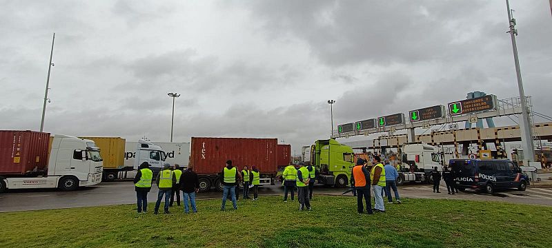 Comienza el paro de una parte sector transporte - 14/03/22 - Escuchar ahora