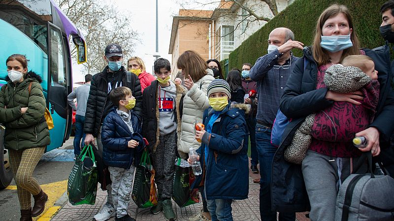 Las Mañanas de RNE - Educación se prepara para la escolarización de cerca de 100.000 niños refugiados - Escuchar ahora