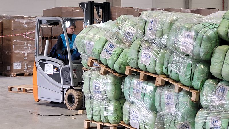 Las ma�anas de RNE con ��igo Alfonso - El almac�n de ACNUR en la frontera: mantas, ropa y mucha organizaci�n - Escuchar ahora 