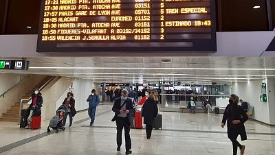 L'estació de Sants es converteix en la porta d'entrada dels refugiats