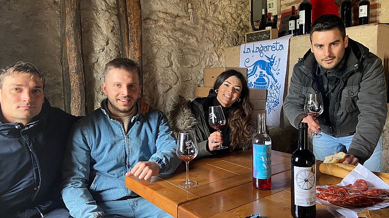 Carreteras Secundarias - Valbuena de Duero: Los jóvenes sí beben vino - Escuchar ahora