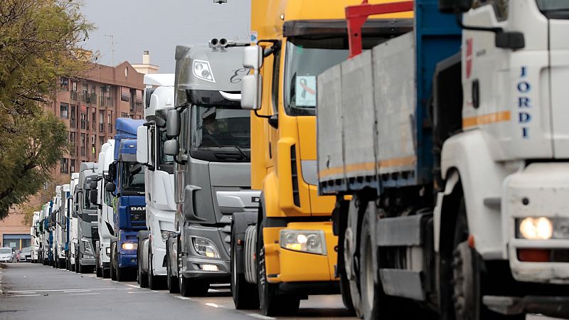 24 horas - El Gobierno ofrece bonificaciones a los transportistas, pero siguen los paros - Escuchar ahora