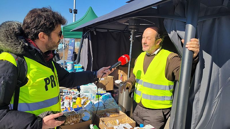 Las mañanas de RNE con Íñigo Alfonso - Los españoles solidarios de la frontera polaca - Escuchar ahora 