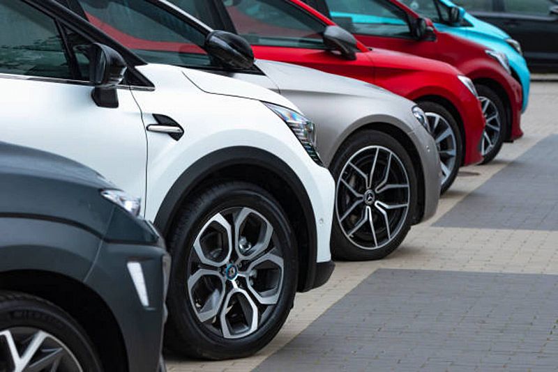 Más cerca - El impacto de la guerra en el sector del automóvil - Escuchar ahora