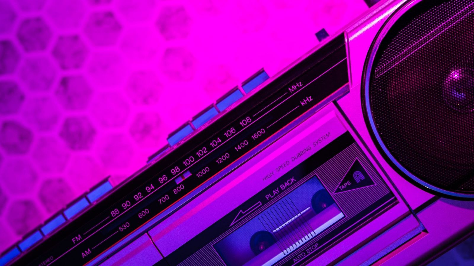 Las mañanas de íñigo Alfonso - La Moderna | El pop... más vivo que nunca - Escuchar ahora