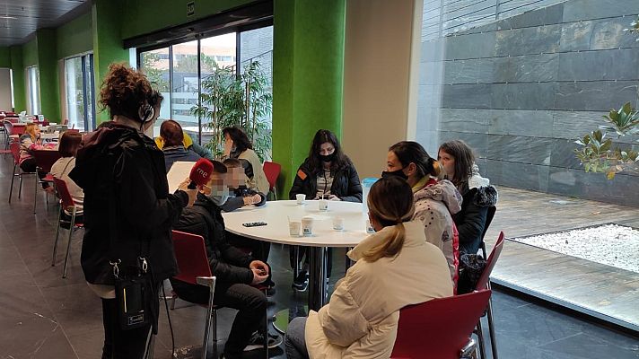 Las Mañanas de RNE - Refugiados ucranianos: \"Esperamos encontrar trabajo para ganar nuestro pan\" - Escuchar ahora