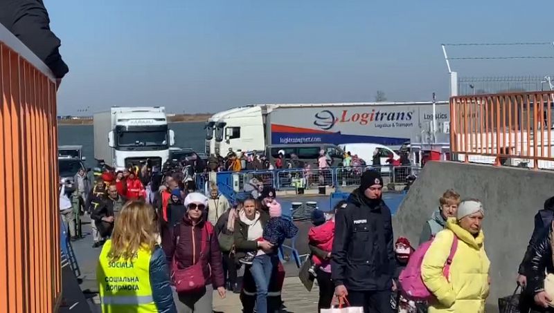 24 horas - La frontera entre Rumanía y Ucrania, una puerta para camiones de mercancías - Escuchar ahora