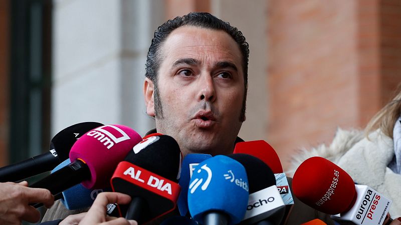 España a las 8 Fin de Semana - Los transportistas convocantes piden que no se pueda contratar por debajo de los costes - Escuchar ahora