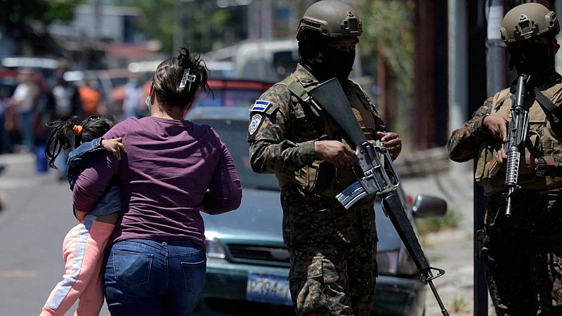 Cinco continentes - La violencia que nunca se fue de El Salvador - Escuchar ahora
