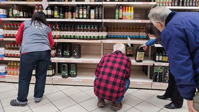 14 horas - El Gobierno permitirá que los comercios racionen productos si hay riesgo de desabastecimiento - Escuchar ahora