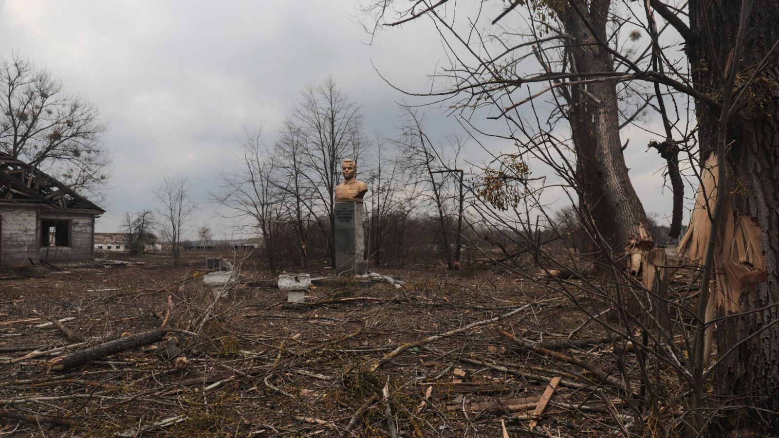 Las mañanas de RNE con Íñigo Alfonso - RNE en Kiev | El ataque ruso no muestra signos de repliegue - Escuchar ahora