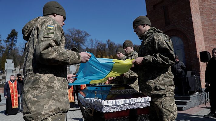 14 Horas - En Leópolis las familias se despiden de sus muertos - Escuchar ahora