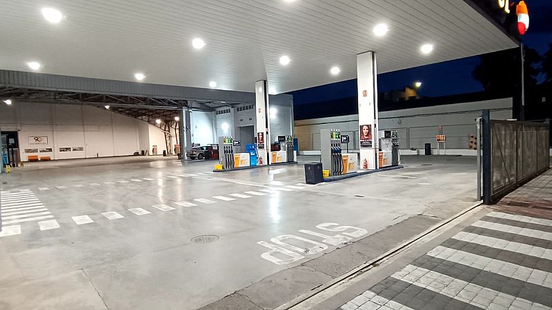 Las mañanas de RNE con Íñigo Alfonso - Los problemas de las pequeñas gasolineras: "Adelanto 1.500 € diarios" - Escuchar ahora 