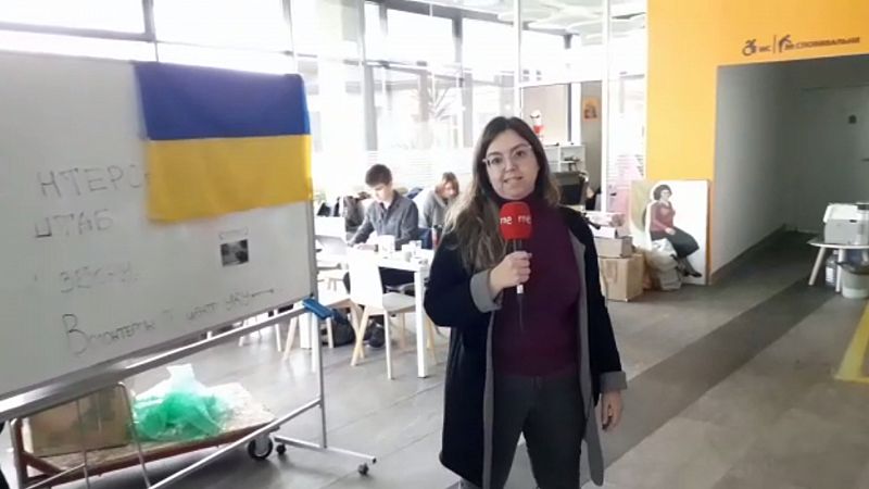España a las 8 fin de semana - RNE en Leópolis | Los estudiantes ucranianos vuelven a las clases online - Escuchar ahora