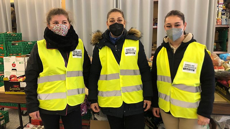 24 horas - Resurgen las redes de apoyo vecinal: "En los últimos días, han venido alrededor de otras diez familias" - Escuchar ahora