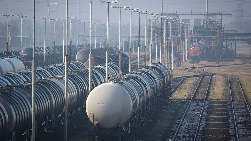 España a las 8 fin de semana - Argelia estudia subir el precio del gas a España y lo mantiene para el resto de países europeos - Escuchar ahora