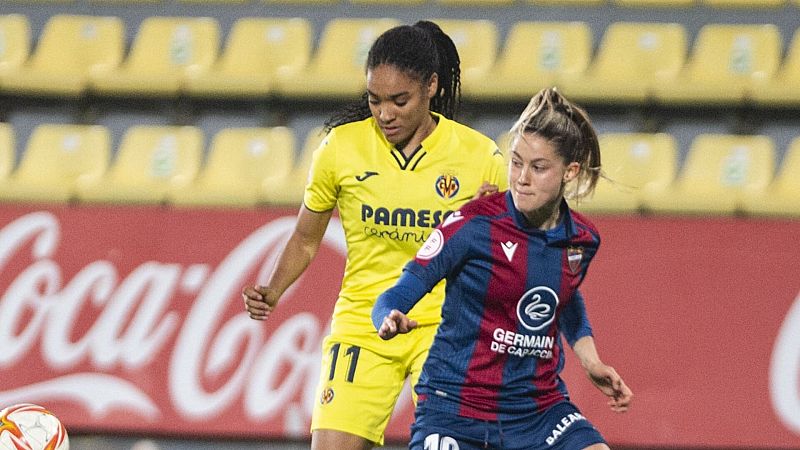 Futbolista y atleta, vuelve Salma Paralluelo - Escuchar ahora