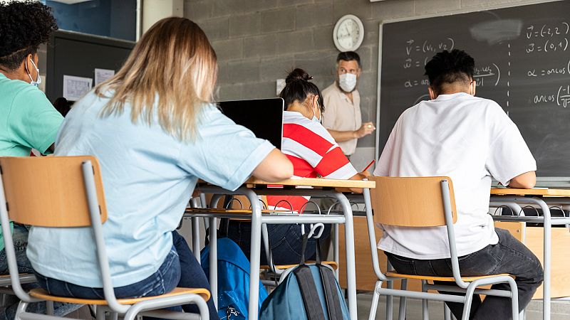 Más cerca - "La Filosofía será obligatoria en 2º de Bachillerato" - Escuchar ahora