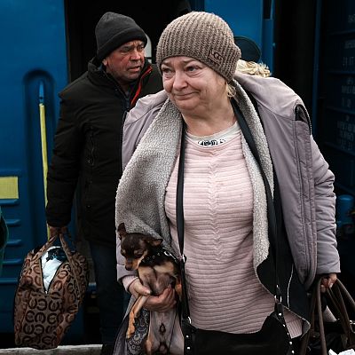 14 Horas -  Comienza el éxodo desde el este de Ucrania por miedo a la ofensiva rusa - Escuchar ahora