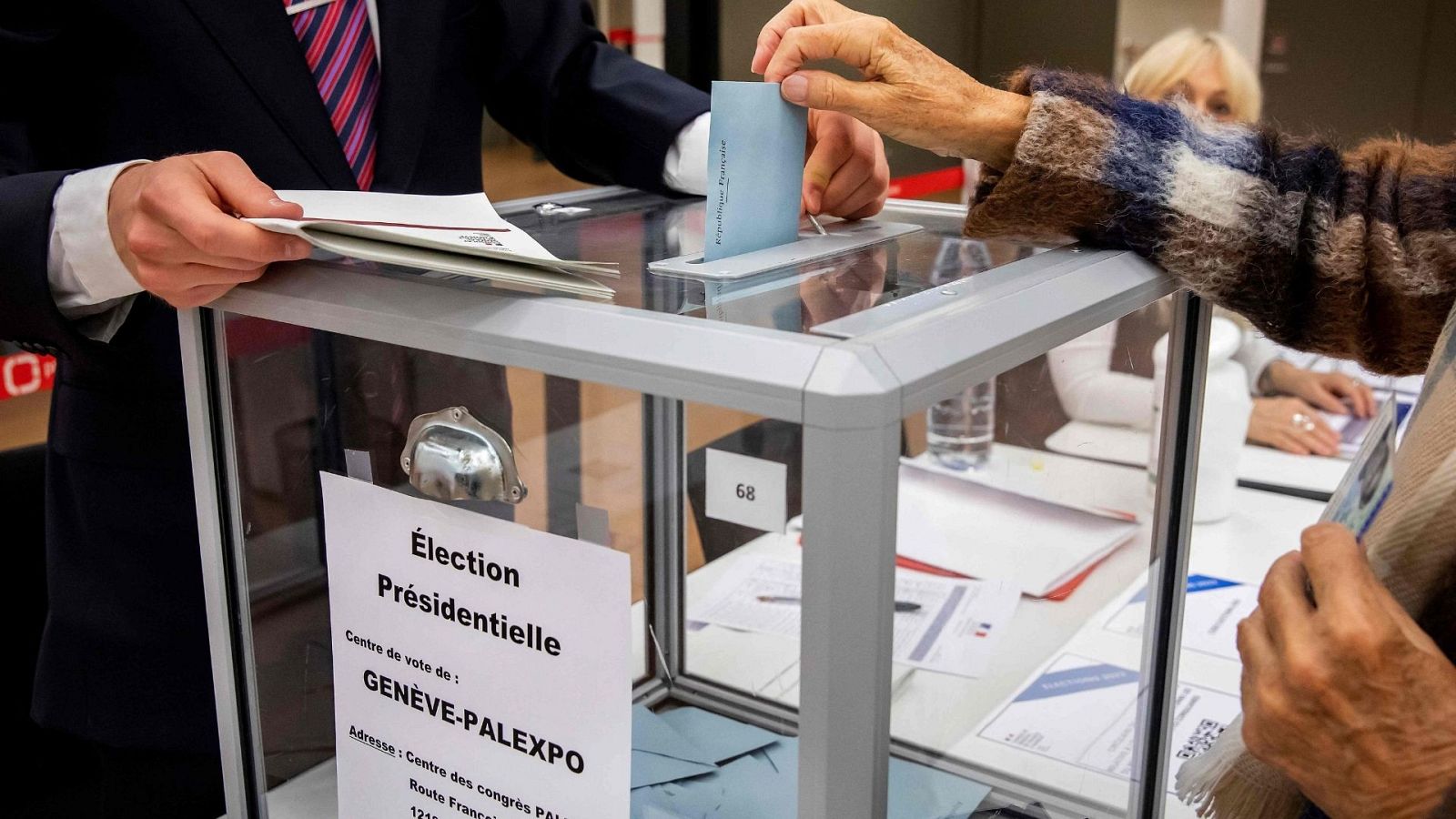 14 horas fin de semana - Francia registra una participación del 25% a mediodía, tres puntos por debajo de 2017 - Escuchar ahora
