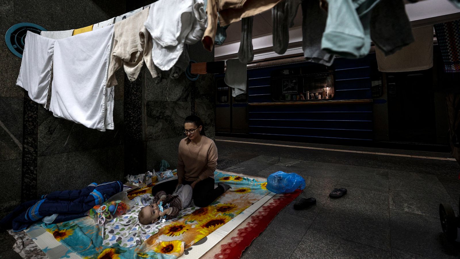 Cinco Continentes - El este de Ucrania se prepara para la ofensiva rusa - Escuchar ahora