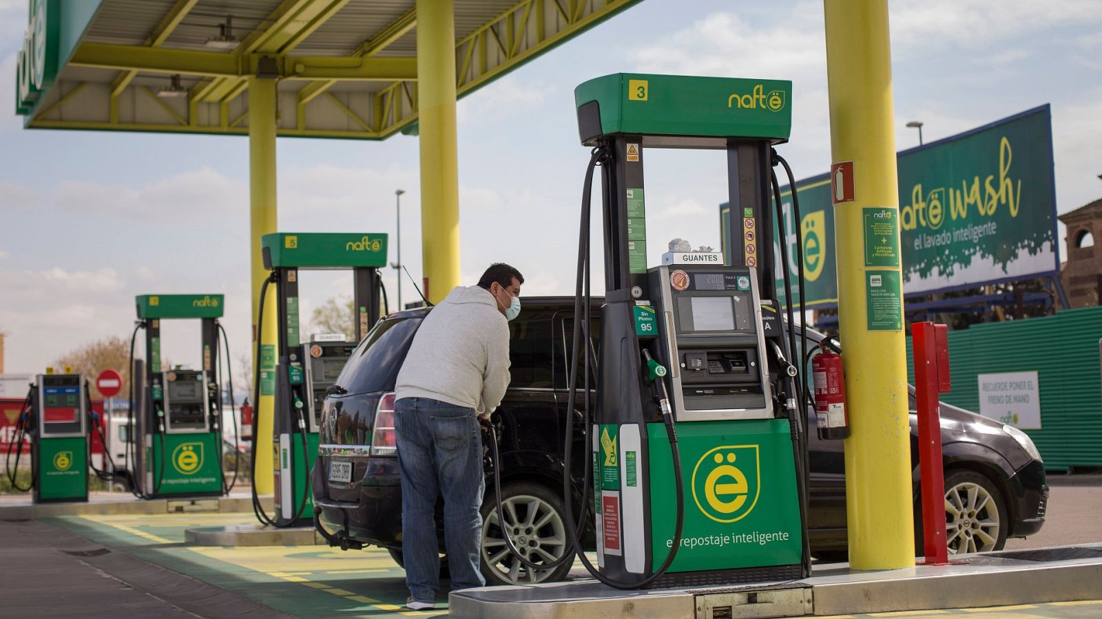 24 Horas - Las gasolineras sobre la rebaja: "Nos sale mejor vender poco" - Escuchar ahora