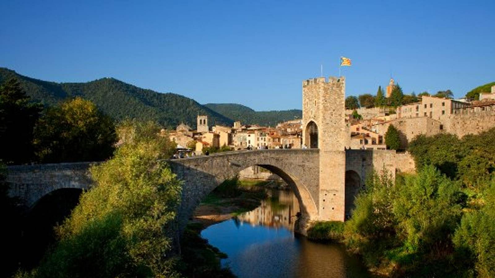 Les cases rurals de Girona pengen els cartells de "complet"