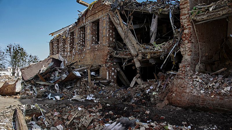 Cinco continentes - Los bombardeos en Járkov