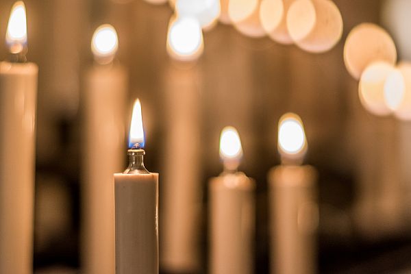 Sicut luna perfecta - Cantos para el Triduo Sacro - 16/04/22 - escuchar ahora