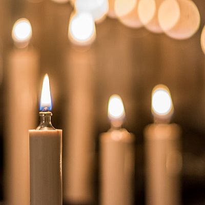 Sicut luna perfecta - Cantos para el Triduo Sacro - 16/04/22 - escuchar ahora