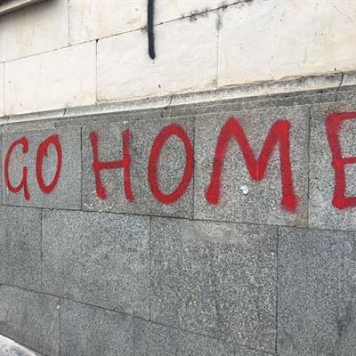 España a las 8 fin de semana - Georgia: desprecio y xenofobia para los rusos que huyen de la guerra - Escuchar ahora