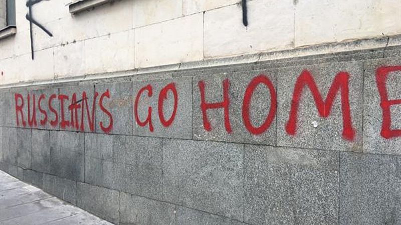 España a las 8 fin de semana - Georgia: desprecio y xenofobia para los rusos que huyen de la guerra - Escuchar ahora