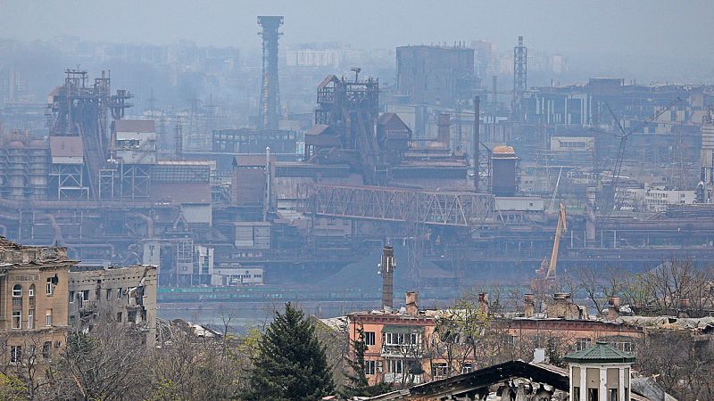 Cinco Continentes - La acería de Mariupol resiste la ofensiva rusa - Escuchar ahora