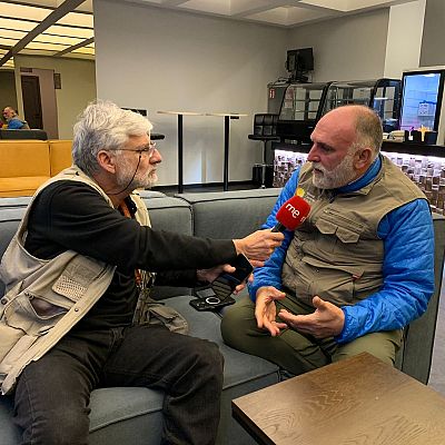 Las Mañanas de RNE - Chef José Andrés: \"Me llena de orgullo ver que a los ucranianos no hay nada que les pare\" - Escuchar ahora