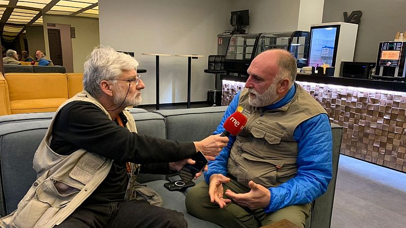 Las Mañanas de RNE - Chef José Andrés: "Me llena de orgullo ver que a los ucranianos no hay nada que les pare" - Escuchar ahora