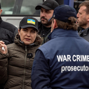 Reportajes 5 continentes - Reportajes 5 Continentes - AI investiga los potenciales crímenes de guerra en Ucrania - Escuchar ahora