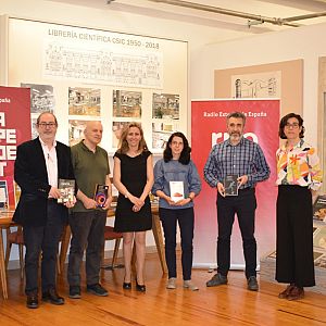 A golpe de bit - A golpe de bit - Lecturas obligadas: la materia, superalimentos o cerebro - 22/04/22 - escuchar ahora