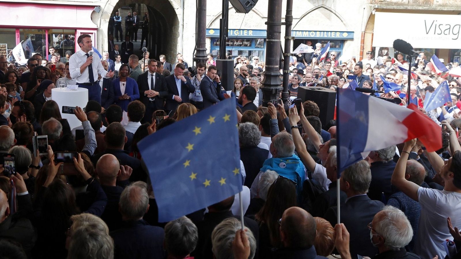 24 horas fin de semana - Macron, por encima de Le Pen en el cierre de campaña - Escuchar ahora