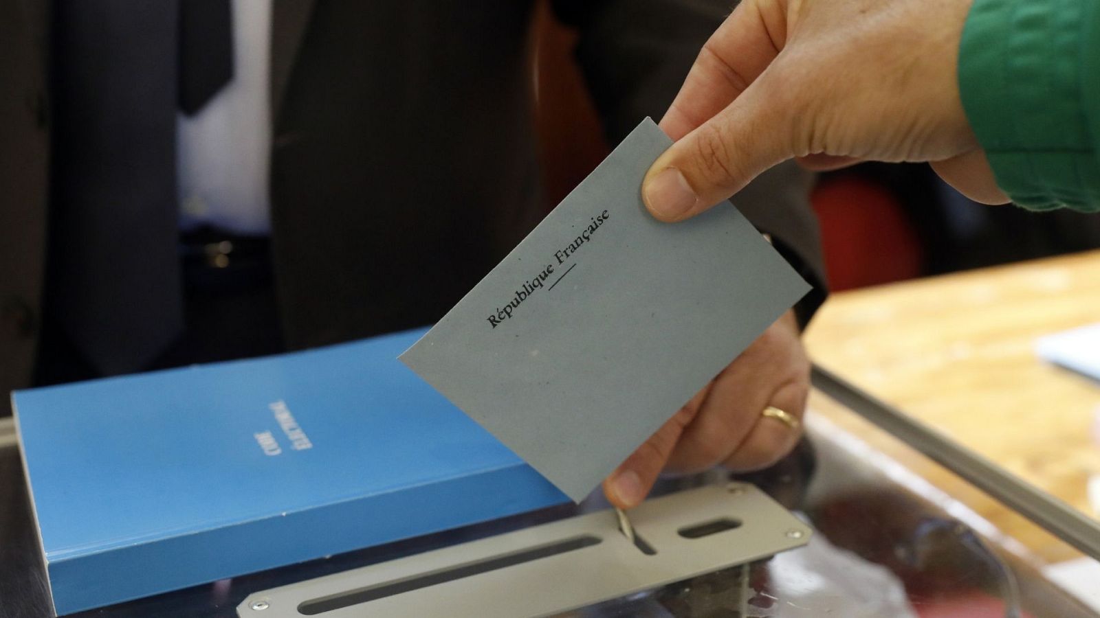 14 horas fin de semana - Participación de 26,41% a mediodía, casi dos puntos menos que en 2017 - Escuchar ahora