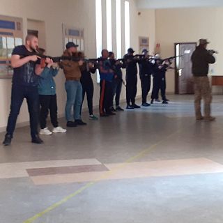 Cientos de civiles se forman militarmente en Odesa