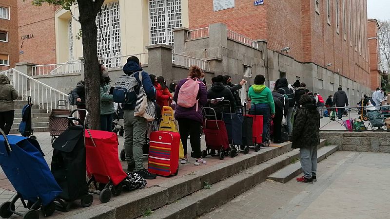 14 horas - La guerra aumenta las colas del hambre en España - Escuchar ahora