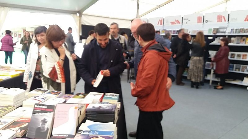 Comienza la Feria del Libro de Valencia - 28/04/22 - Escuchar ahora