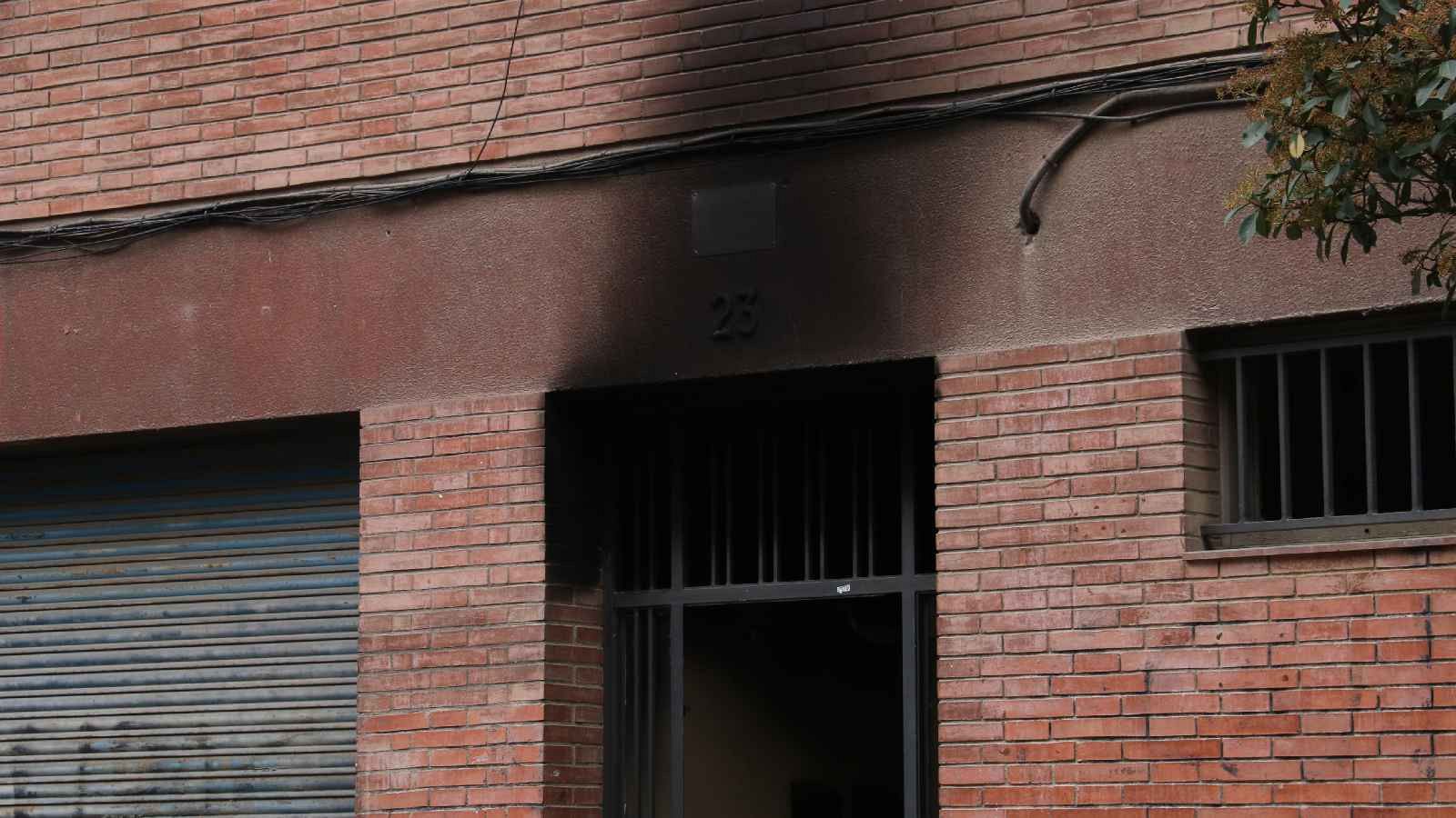 L'incendi de l'edifici a Santa Coloma podria haver estat provocat