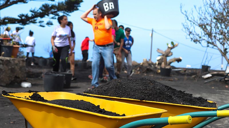 Las Ma�anas de RNE con ��igo Alfonso - Contin�a la reconstrucci�n de La Palma casi seis meses despu�s del fin de la erupci�n - Escuchar ahora