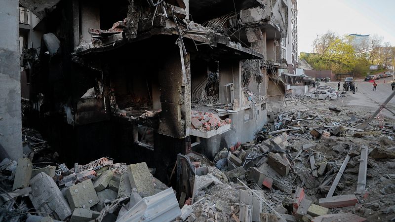 Boletines RNE - Amnistía Internacional denuncia crímenes de guerra en Ucrania - Escuchar ahora