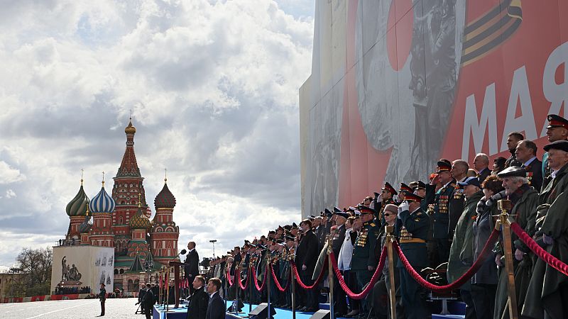 Cinco continentes - Putin celebra el Día de la Victoria con un desfile militar en Moscú - Escuchar ahora