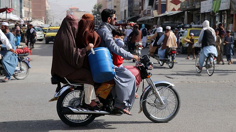 Las Maanas de RNE - Sobre las mujeres afganas: "Son almas muertas en cuerpos vivos" - Escuchar ahora