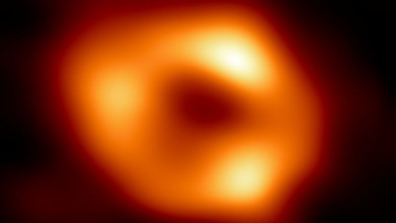 24 horas - Primera imagen de Sagitario A*, el agujero negro del centro de la Vía Láctea - Escuchar ahora