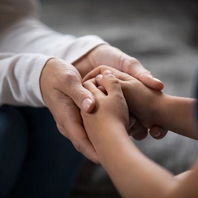 Reportajes RNE - Familias de urgencia: un hogar para bebés en desamparo - Escuchar ahora